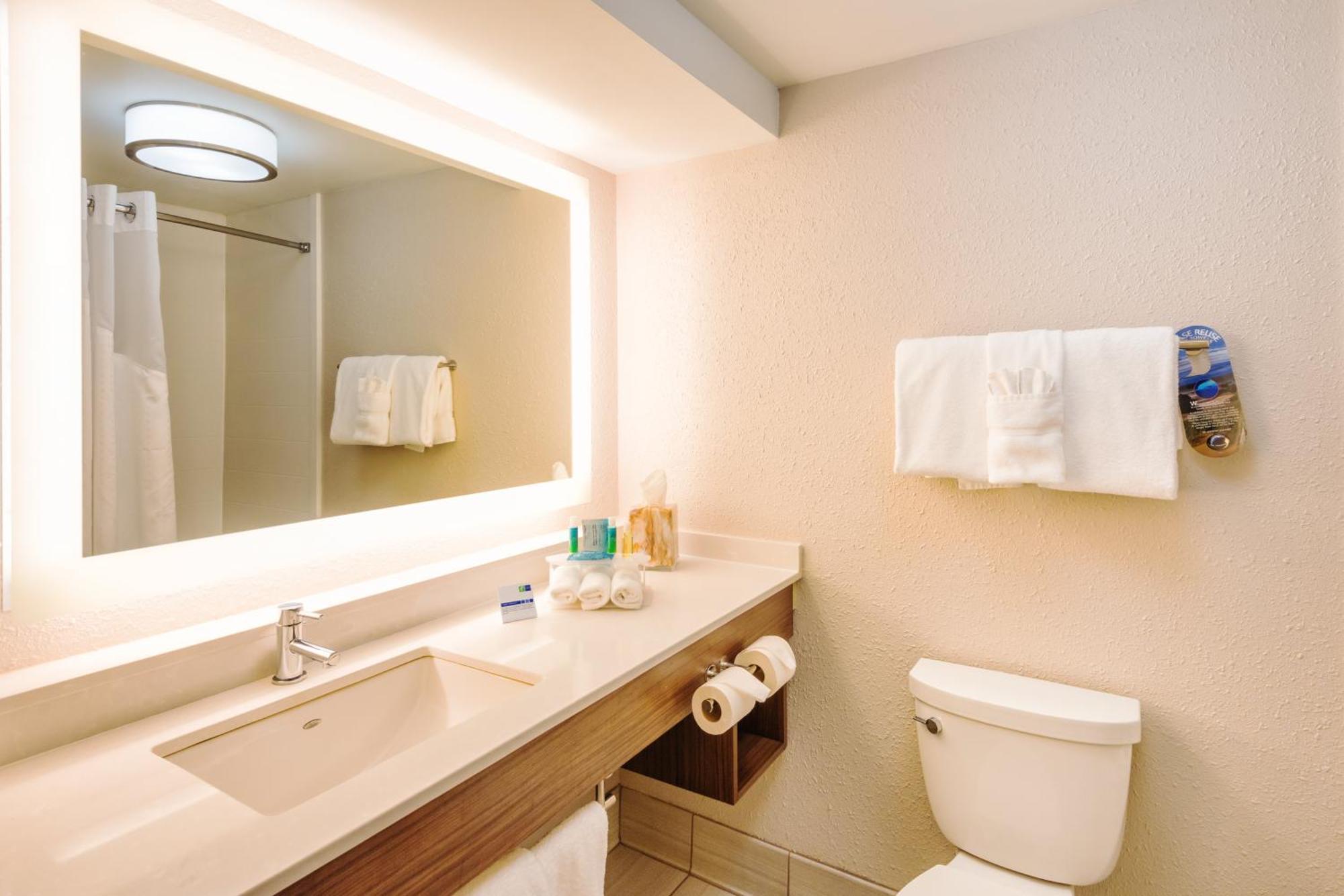 One-Bedroom King Suite,1439005984:JPEG